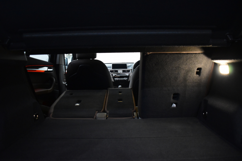 BMW X1 Xdrive20i Xﾗｲﾝ 4WD 1ｵｰﾅｰ  ｱﾄﾞﾊﾞﾝｽﾄﾞｱｸﾃｨﾌﾞｾｰﾌﾃｨP 追従ACC HUD ﾋｰﾀｰ付茶革 ﾀｯﾁﾊﾟｯﾄﾞﾅﾋﾞBｶﾒﾗ Pｱｼｽﾄ前後PDC LEDﾍｯﾄﾞﾗｲﾄ 衝突軽減 車線逸脱&歩行者警告 電動Rｹﾞｰﾄ ｳｯﾄﾞｲﾝﾃﾘｱ ﾄﾞﾗﾊﾟﾌｫ 19AW 2年保証