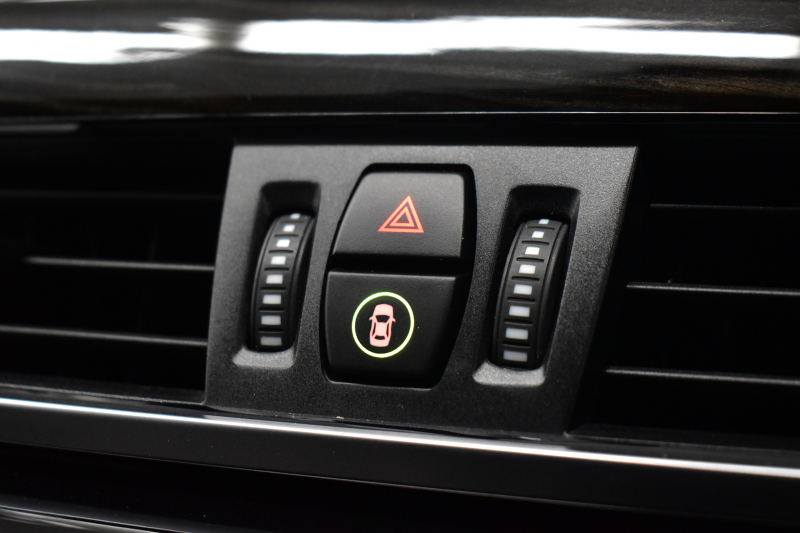 BMW X1 Xdrive20i Xﾗｲﾝ 4WD 1ｵｰﾅｰ  ｱﾄﾞﾊﾞﾝｽﾄﾞｱｸﾃｨﾌﾞｾｰﾌﾃｨP 追従ACC HUD ﾋｰﾀｰ付茶革 ﾀｯﾁﾊﾟｯﾄﾞﾅﾋﾞBｶﾒﾗ Pｱｼｽﾄ前後PDC LEDﾍｯﾄﾞﾗｲﾄ 衝突軽減 車線逸脱&歩行者警告 電動Rｹﾞｰﾄ ｳｯﾄﾞｲﾝﾃﾘｱ ﾄﾞﾗﾊﾟﾌｫ 19AW 2年保証