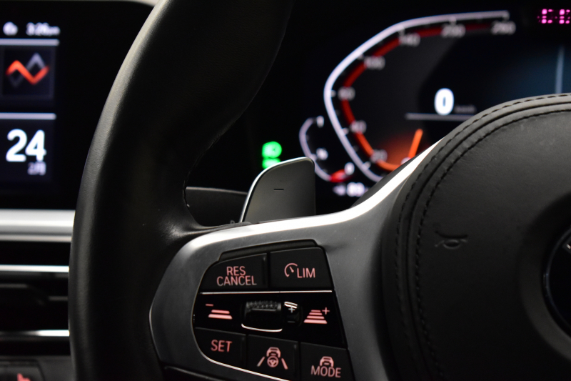 BMW 3シリーズ 320i Mｽﾎﾟｰﾂ ｺﾝﾌｫｰﾄP HUD ｼﾞｪｽﾁｬｰｺﾝﾄﾛｰﾙ付ﾀｯﾁﾊﾟﾈﾙﾅﾋﾞ ﾊﾟｰｷﾝｸﾞｱｼｽﾄﾌﾟﾗｽ 追従ACC LEDﾍｯﾄﾞﾗｲﾄ ｼｰﾄﾋｰﾀｰ 3Dﾋﾞｭｰ全周囲ｶﾒﾗ ｱｯﾌﾟﾙｶｰﾌﾟﾚｲ 側面衝突&車線変更&逸脱&歩行者警告 液晶ﾒｰﾀｰ 後退ｱｼｽﾄ ｱｸﾃｨﾌﾞPDC緊急ﾌﾞﾚｰｷ  2年保証