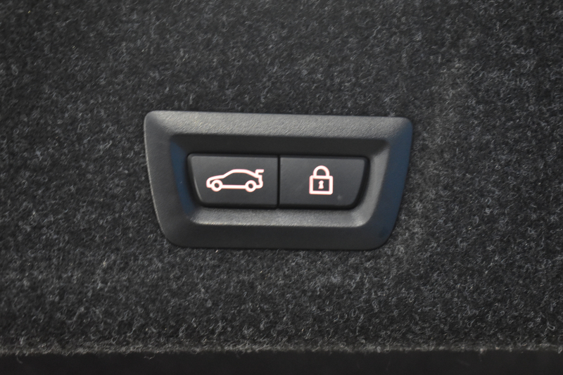 BMW 3シリーズ 320i Mｽﾎﾟｰﾂ ｺﾝﾌｫｰﾄP HUD ｼﾞｪｽﾁｬｰｺﾝﾄﾛｰﾙ付ﾀｯﾁﾊﾟﾈﾙﾅﾋﾞ ﾊﾟｰｷﾝｸﾞｱｼｽﾄﾌﾟﾗｽ 追従ACC LEDﾍｯﾄﾞﾗｲﾄ ｼｰﾄﾋｰﾀｰ 3Dﾋﾞｭｰ全周囲ｶﾒﾗ ｱｯﾌﾟﾙｶｰﾌﾟﾚｲ 側面衝突&車線変更&逸脱&歩行者警告 液晶ﾒｰﾀｰ 後退ｱｼｽﾄ ｱｸﾃｨﾌﾞPDC緊急ﾌﾞﾚｰｷ  2年保証