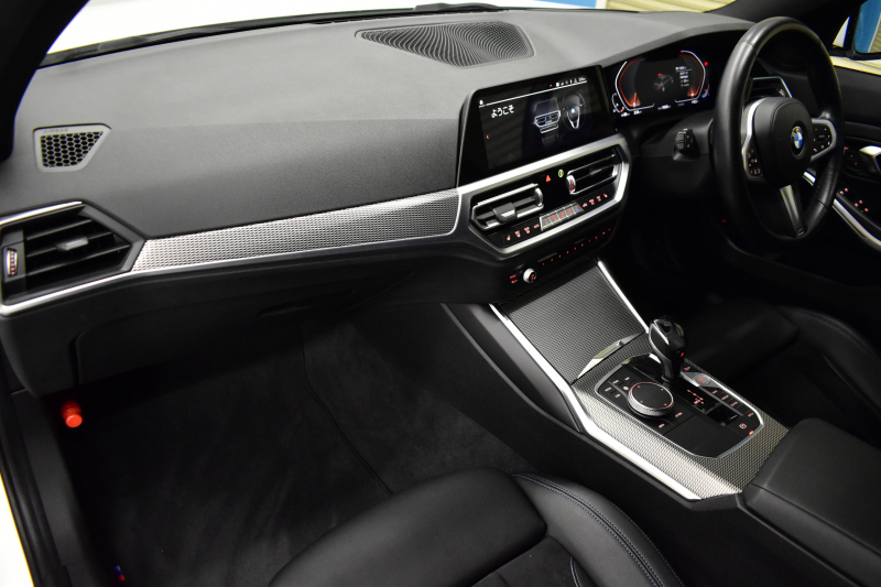BMW 3シリーズ 320i Mｽﾎﾟｰﾂ ｺﾝﾌｫｰﾄP HUD ｼﾞｪｽﾁｬｰｺﾝﾄﾛｰﾙ付ﾀｯﾁﾊﾟﾈﾙﾅﾋﾞ ﾊﾟｰｷﾝｸﾞｱｼｽﾄﾌﾟﾗｽ 追従ACC LEDﾍｯﾄﾞﾗｲﾄ ｼｰﾄﾋｰﾀｰ 3Dﾋﾞｭｰ全周囲ｶﾒﾗ ｱｯﾌﾟﾙｶｰﾌﾟﾚｲ 側面衝突&車線変更&逸脱&歩行者警告 液晶ﾒｰﾀｰ 後退ｱｼｽﾄ ｱｸﾃｨﾌﾞPDC緊急ﾌﾞﾚｰｷ  2年保証