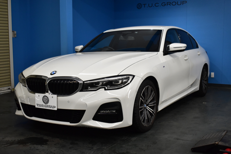 BMW 3シリーズ 320i Mｽﾎﾟｰﾂ ｺﾝﾌｫｰﾄP HUD ｼﾞｪｽﾁｬｰｺﾝﾄﾛｰﾙ付ﾀｯﾁﾊﾟﾈﾙﾅﾋﾞ ﾊﾟｰｷﾝｸﾞｱｼｽﾄﾌﾟﾗｽ 追従ACC LEDﾍｯﾄﾞﾗｲﾄ ｼｰﾄﾋｰﾀｰ 3Dﾋﾞｭｰ全周囲ｶﾒﾗ ｱｯﾌﾟﾙｶｰﾌﾟﾚｲ 側面衝突&車線変更&逸脱&歩行者警告 液晶ﾒｰﾀｰ 後退ｱｼｽﾄ ｱｸﾃｨﾌﾞPDC緊急ﾌﾞﾚｰｷ  2年保証