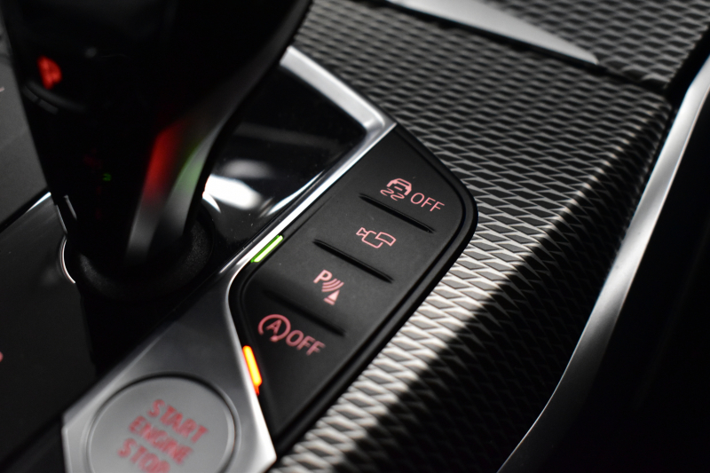 BMW 3シリーズ 320i Mｽﾎﾟｰﾂ ｺﾝﾌｫｰﾄP HUD ｼﾞｪｽﾁｬｰｺﾝﾄﾛｰﾙ付ﾀｯﾁﾊﾟﾈﾙﾅﾋﾞ ﾊﾟｰｷﾝｸﾞｱｼｽﾄﾌﾟﾗｽ 追従ACC LEDﾍｯﾄﾞﾗｲﾄ ｼｰﾄﾋｰﾀｰ 3Dﾋﾞｭｰ全周囲ｶﾒﾗ ｱｯﾌﾟﾙｶｰﾌﾟﾚｲ 側面衝突&車線変更&逸脱&歩行者警告 液晶ﾒｰﾀｰ 後退ｱｼｽﾄ ｱｸﾃｨﾌﾞPDC緊急ﾌﾞﾚｰｷ  2年保証