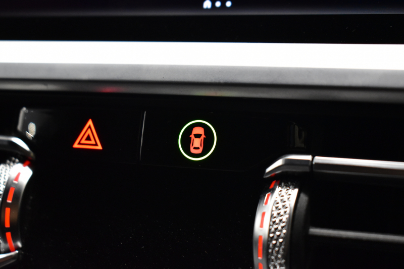 BMW 3シリーズ 320i Mｽﾎﾟｰﾂ ｺﾝﾌｫｰﾄP ｵﾌﾟｼｮﾝHUD 全周囲ｶﾒﾗ3Dﾋﾞｭｰ ﾜｲﾔﾚｽ充電 電動ﾄﾗﾝｸ ﾋｰﾀｰ付ｱﾙｶﾝﾀｰﾗｺﾝﾋﾞ ﾀｯﾁﾊﾟﾈﾙﾅﾋﾞ ｱｯﾌﾟﾙｶｰﾌﾟﾚｲ 追従ACC LEDﾍｯﾄﾞﾗｲﾄ 側面衝突&車線変更&逸脱&歩行者警告 液晶ﾒｰﾀｰ 後退ｱｼｽﾄ Pｱｼｽﾄ 2年保証