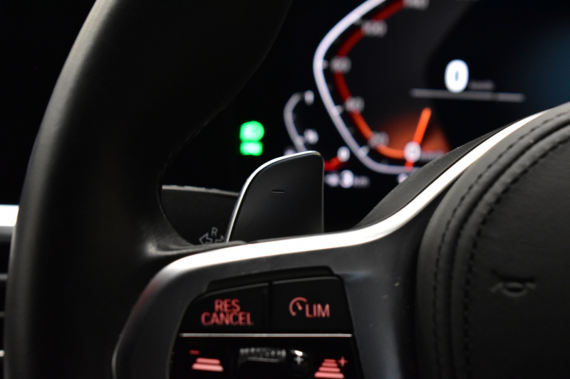 BMW 3シリーズ 320i Mｽﾎﾟｰﾂ ｺﾝﾌｫｰﾄP ｵﾌﾟｼｮﾝHUD 全周囲ｶﾒﾗ3Dﾋﾞｭｰ ﾜｲﾔﾚｽ充電 電動ﾄﾗﾝｸ ﾋｰﾀｰ付ｱﾙｶﾝﾀｰﾗｺﾝﾋﾞ ﾀｯﾁﾊﾟﾈﾙﾅﾋﾞ ｱｯﾌﾟﾙｶｰﾌﾟﾚｲ 追従ACC LEDﾍｯﾄﾞﾗｲﾄ 側面衝突&車線変更&逸脱&歩行者警告 液晶ﾒｰﾀｰ 後退ｱｼｽﾄ Pｱｼｽﾄ 2年保証