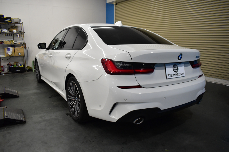 BMW 3シリーズ 320i Mｽﾎﾟｰﾂ ｺﾝﾌｫｰﾄP ｵﾌﾟｼｮﾝHUD 全周囲ｶﾒﾗ3Dﾋﾞｭｰ ﾜｲﾔﾚｽ充電 電動ﾄﾗﾝｸ ﾋｰﾀｰ付ｱﾙｶﾝﾀｰﾗｺﾝﾋﾞ ﾀｯﾁﾊﾟﾈﾙﾅﾋﾞ ｱｯﾌﾟﾙｶｰﾌﾟﾚｲ 追従ACC LEDﾍｯﾄﾞﾗｲﾄ 側面衝突&車線変更&逸脱&歩行者警告 液晶ﾒｰﾀｰ 後退ｱｼｽﾄ Pｱｼｽﾄ 2年保証