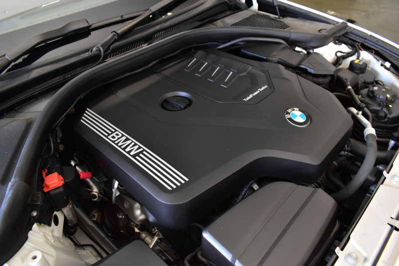 BMW 3シリーズ 320i Mｽﾎﾟｰﾂ ｺﾝﾌｫｰﾄP ｵﾌﾟｼｮﾝHUD 全周囲ｶﾒﾗ3Dﾋﾞｭｰ ﾜｲﾔﾚｽ充電 電動ﾄﾗﾝｸ ﾋｰﾀｰ付ｱﾙｶﾝﾀｰﾗｺﾝﾋﾞ ﾀｯﾁﾊﾟﾈﾙﾅﾋﾞ ｱｯﾌﾟﾙｶｰﾌﾟﾚｲ 追従ACC LEDﾍｯﾄﾞﾗｲﾄ 側面衝突&車線変更&逸脱&歩行者警告 液晶ﾒｰﾀｰ 後退ｱｼｽﾄ Pｱｼｽﾄ 2年保証