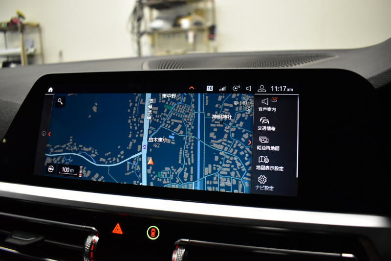 BMW 3シリーズ 320i Mｽﾎﾟｰﾂ ｺﾝﾌｫｰﾄP ｵﾌﾟｼｮﾝHUD 全周囲ｶﾒﾗ3Dﾋﾞｭｰ ﾜｲﾔﾚｽ充電 電動ﾄﾗﾝｸ ﾋｰﾀｰ付ｱﾙｶﾝﾀｰﾗｺﾝﾋﾞ ﾀｯﾁﾊﾟﾈﾙﾅﾋﾞ ｱｯﾌﾟﾙｶｰﾌﾟﾚｲ 追従ACC LEDﾍｯﾄﾞﾗｲﾄ 側面衝突&車線変更&逸脱&歩行者警告 液晶ﾒｰﾀｰ 後退ｱｼｽﾄ Pｱｼｽﾄ 2年保証