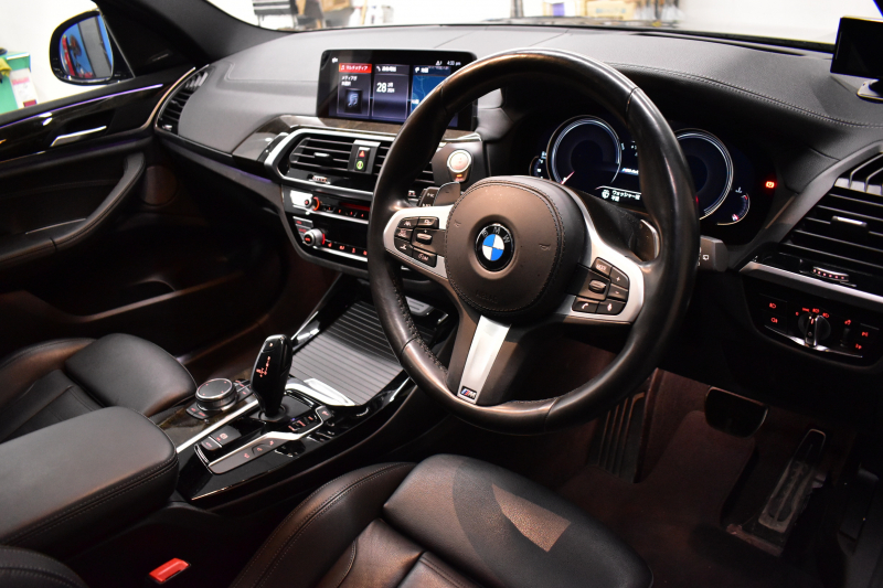 BMW X3 M40d ｾﾚｸﾄﾊﾟｯｹｰｼﾞ ﾊｲﾗｲﾝ 326馬力 ﾊﾟﾉﾗﾏｻﾝﾙｰﾌ 全席ﾋｰﾀｰ付黒革 ﾊｰﾏﾝｶｰﾄﾞﾝ ｵﾌﾟｼｮﾝ21AW 追従ACC HUD ｽﾃｱﾘﾝｸﾞｻﾎﾟｰﾄ ﾀｯﾁﾊﾟﾈﾙﾅﾋﾞTV 360度ｶﾒﾗ3Dﾋﾞｭｰ LEDﾍｯﾄﾞﾗｲﾄ 電動ﾄﾗﾝｸ ﾜｲﾔﾚｽ充電 液晶ﾒｰﾀｰ 2年保証