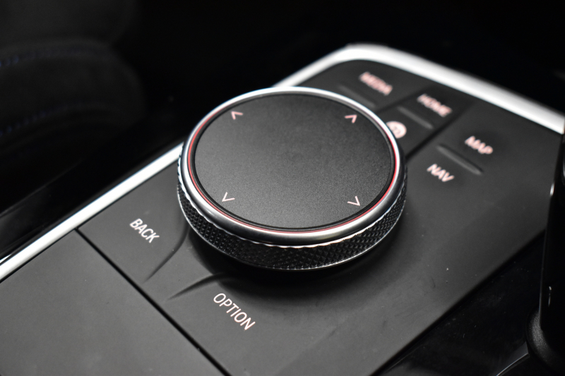 BMW 1シリーズ M135i xDrive ﾌﾙﾀｲﾑ4WD TV ｺﾝﾌｫｰﾄ&ﾅﾋﾞｹﾞｰｼｮﾝ&ｽﾄﾚｰｼﾞP Mｽﾎﾟｰﾂｼｰﾄ Mｽﾎﾟｰﾂﾌﾞﾚｰｷ 可変ｻｽ 追従ACC BMWﾗｲﾌﾞｺｯｸﾋﾟｯﾄ ﾋｰﾀｰ付ｱﾙｶﾝﾀｰﾗｽﾎﾟｰﾂｼｰﾄ ﾀｯﾁﾊﾟﾈﾙﾅﾋﾞ ｱｯﾌﾟﾙｶｰﾌﾟﾚｲ ﾍｷｻｺﾞﾅﾙLEDﾍｯﾄﾞﾗｲﾄ 電動Rｹﾞｰﾄ 2年保証