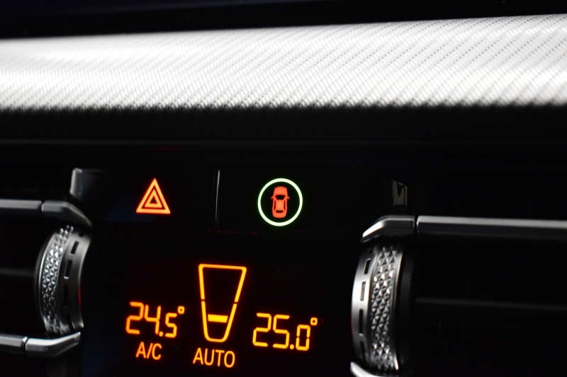 BMW 1シリーズ M135i xDrive ﾌﾙﾀｲﾑ4WD TV ｺﾝﾌｫｰﾄ&ﾅﾋﾞｹﾞｰｼｮﾝ&ｽﾄﾚｰｼﾞP Mｽﾎﾟｰﾂｼｰﾄ Mｽﾎﾟｰﾂﾌﾞﾚｰｷ 可変ｻｽ 追従ACC BMWﾗｲﾌﾞｺｯｸﾋﾟｯﾄ ﾋｰﾀｰ付ｱﾙｶﾝﾀｰﾗｽﾎﾟｰﾂｼｰﾄ ﾀｯﾁﾊﾟﾈﾙﾅﾋﾞ ｱｯﾌﾟﾙｶｰﾌﾟﾚｲ ﾍｷｻｺﾞﾅﾙLEDﾍｯﾄﾞﾗｲﾄ 電動Rｹﾞｰﾄ 2年保証