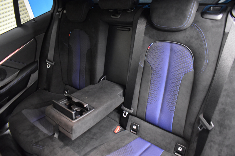 BMW 1シリーズ M135i xDrive ﾌﾙﾀｲﾑ4WD TV ｺﾝﾌｫｰﾄ&ﾅﾋﾞｹﾞｰｼｮﾝ&ｽﾄﾚｰｼﾞP Mｽﾎﾟｰﾂｼｰﾄ Mｽﾎﾟｰﾂﾌﾞﾚｰｷ 可変ｻｽ 追従ACC BMWﾗｲﾌﾞｺｯｸﾋﾟｯﾄ ﾋｰﾀｰ付ｱﾙｶﾝﾀｰﾗｽﾎﾟｰﾂｼｰﾄ ﾀｯﾁﾊﾟﾈﾙﾅﾋﾞ ｱｯﾌﾟﾙｶｰﾌﾟﾚｲ ﾍｷｻｺﾞﾅﾙLEDﾍｯﾄﾞﾗｲﾄ 電動Rｹﾞｰﾄ 2年保証