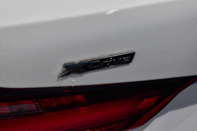 BMW 1シリーズ M135i xDrive ﾌﾙﾀｲﾑ4WD TV ｺﾝﾌｫｰﾄ&ﾅﾋﾞｹﾞｰｼｮﾝ&ｽﾄﾚｰｼﾞP Mｽﾎﾟｰﾂｼｰﾄ Mｽﾎﾟｰﾂﾌﾞﾚｰｷ 可変ｻｽ 追従ACC BMWﾗｲﾌﾞｺｯｸﾋﾟｯﾄ ﾋｰﾀｰ付ｱﾙｶﾝﾀｰﾗｽﾎﾟｰﾂｼｰﾄ ﾀｯﾁﾊﾟﾈﾙﾅﾋﾞ ｱｯﾌﾟﾙｶｰﾌﾟﾚｲ ﾍｷｻｺﾞﾅﾙLEDﾍｯﾄﾞﾗｲﾄ 電動Rｹﾞｰﾄ 2年保証