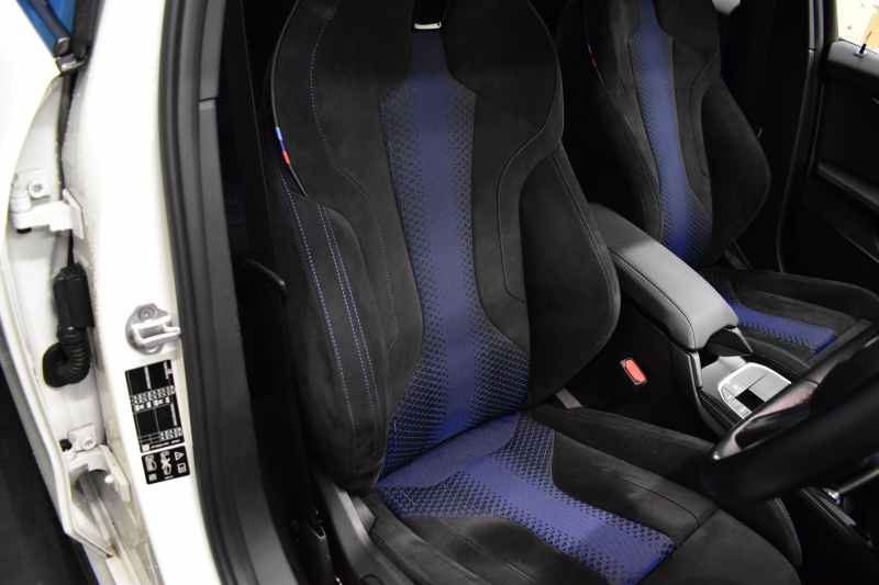 BMW 1シリーズ M135i xDrive ﾌﾙﾀｲﾑ4WD TV ｺﾝﾌｫｰﾄ&ﾅﾋﾞｹﾞｰｼｮﾝ&ｽﾄﾚｰｼﾞP Mｽﾎﾟｰﾂｼｰﾄ Mｽﾎﾟｰﾂﾌﾞﾚｰｷ 可変ｻｽ 追従ACC BMWﾗｲﾌﾞｺｯｸﾋﾟｯﾄ ﾋｰﾀｰ付ｱﾙｶﾝﾀｰﾗｽﾎﾟｰﾂｼｰﾄ ﾀｯﾁﾊﾟﾈﾙﾅﾋﾞ ｱｯﾌﾟﾙｶｰﾌﾟﾚｲ ﾍｷｻｺﾞﾅﾙLEDﾍｯﾄﾞﾗｲﾄ 電動Rｹﾞｰﾄ 2年保証