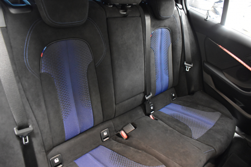 BMW 1シリーズ M135i xDrive ﾌﾙﾀｲﾑ4WD TV ｺﾝﾌｫｰﾄ&ﾅﾋﾞｹﾞｰｼｮﾝ&ｽﾄﾚｰｼﾞP Mｽﾎﾟｰﾂｼｰﾄ Mｽﾎﾟｰﾂﾌﾞﾚｰｷ 可変ｻｽ 追従ACC BMWﾗｲﾌﾞｺｯｸﾋﾟｯﾄ ﾋｰﾀｰ付ｱﾙｶﾝﾀｰﾗｽﾎﾟｰﾂｼｰﾄ ﾀｯﾁﾊﾟﾈﾙﾅﾋﾞ ｱｯﾌﾟﾙｶｰﾌﾟﾚｲ ﾍｷｻｺﾞﾅﾙLEDﾍｯﾄﾞﾗｲﾄ 電動Rｹﾞｰﾄ 2年保証