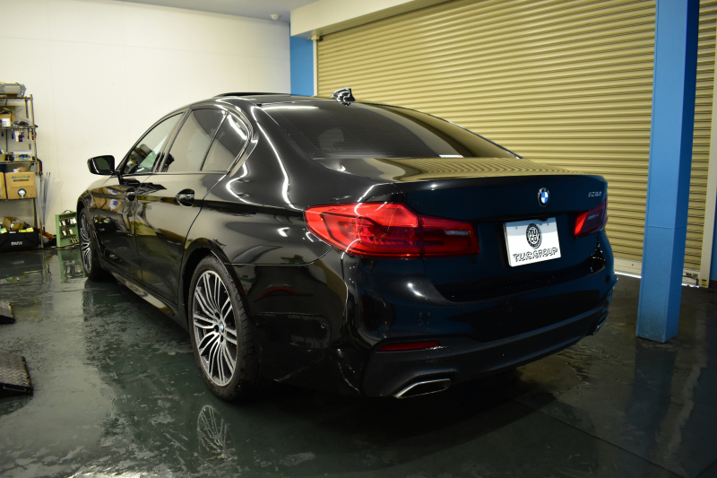 BMW 5シリーズ 530i Mｽﾎﾟｰﾂ G30型 型式変更後ﾓﾃﾞﾙ全面液晶ﾒｰﾀｰﾊﾟﾈﾙ   高出力 ｻﾝﾙｰﾌ ﾊｲﾗｲﾝP 全席ﾋｰﾀｰｱｲﾎﾞﾘｰ革 LEDﾍｯﾄﾞﾗｲﾄ 追従ACC HUD ﾊｰﾏﾝｶｰﾄﾞﾝ 車線変更&逸脱警告 衝突軽減B ﾀｯﾁﾊﾟﾈﾙ対応iﾄﾞﾗｲﾌﾞHDDﾅﾋﾞﾌﾙｾｸﾞ 3Dﾋﾞｭｰ Bｶﾒﾗ 電動ﾄﾗﾝｸ 2年保証