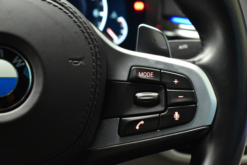 BMW 5シリーズ 530i Mｽﾎﾟｰﾂ G30型 型式変更後ﾓﾃﾞﾙ全面液晶ﾒｰﾀｰﾊﾟﾈﾙ   高出力 ｻﾝﾙｰﾌ ﾊｲﾗｲﾝP 全席ﾋｰﾀｰｱｲﾎﾞﾘｰ革 LEDﾍｯﾄﾞﾗｲﾄ 追従ACC HUD ﾊｰﾏﾝｶｰﾄﾞﾝ 車線変更&逸脱警告 衝突軽減B ﾀｯﾁﾊﾟﾈﾙ対応iﾄﾞﾗｲﾌﾞHDDﾅﾋﾞﾌﾙｾｸﾞ 3Dﾋﾞｭｰ Bｶﾒﾗ 電動ﾄﾗﾝｸ 2年保証