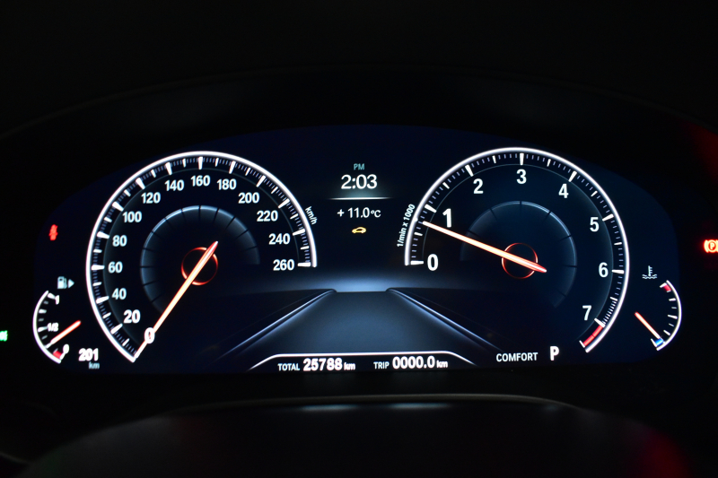 BMW 5シリーズ 530i Mｽﾎﾟｰﾂ G30型 型式変更後ﾓﾃﾞﾙ全面液晶ﾒｰﾀｰﾊﾟﾈﾙ   高出力 ｻﾝﾙｰﾌ ﾊｲﾗｲﾝP 全席ﾋｰﾀｰｱｲﾎﾞﾘｰ革 LEDﾍｯﾄﾞﾗｲﾄ 追従ACC HUD ﾊｰﾏﾝｶｰﾄﾞﾝ 車線変更&逸脱警告 衝突軽減B ﾀｯﾁﾊﾟﾈﾙ対応iﾄﾞﾗｲﾌﾞHDDﾅﾋﾞﾌﾙｾｸﾞ 3Dﾋﾞｭｰ Bｶﾒﾗ 電動ﾄﾗﾝｸ 2年保証