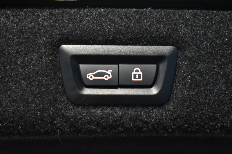 BMW 5シリーズ 530i Mｽﾎﾟｰﾂ G30型 型式変更後ﾓﾃﾞﾙ全面液晶ﾒｰﾀｰﾊﾟﾈﾙ   高出力 ｻﾝﾙｰﾌ ﾊｲﾗｲﾝP 全席ﾋｰﾀｰｱｲﾎﾞﾘｰ革 LEDﾍｯﾄﾞﾗｲﾄ 追従ACC HUD ﾊｰﾏﾝｶｰﾄﾞﾝ 車線変更&逸脱警告 衝突軽減B ﾀｯﾁﾊﾟﾈﾙ対応iﾄﾞﾗｲﾌﾞHDDﾅﾋﾞﾌﾙｾｸﾞ 3Dﾋﾞｭｰ Bｶﾒﾗ 電動ﾄﾗﾝｸ 2年保証