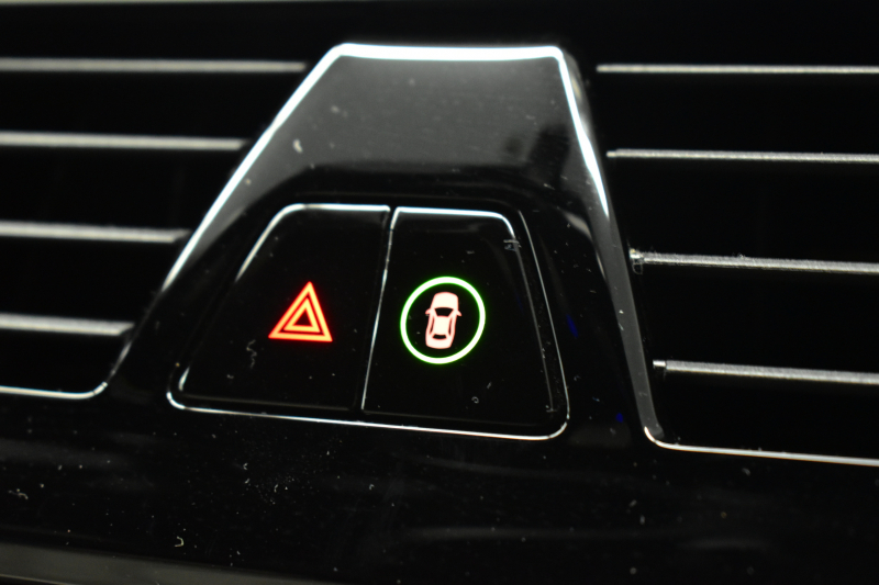 BMW 5シリーズ 530i Mｽﾎﾟｰﾂ G30型 型式変更後ﾓﾃﾞﾙ全面液晶ﾒｰﾀｰﾊﾟﾈﾙ   高出力 ｻﾝﾙｰﾌ ﾊｲﾗｲﾝP 全席ﾋｰﾀｰｱｲﾎﾞﾘｰ革 LEDﾍｯﾄﾞﾗｲﾄ 追従ACC HUD ﾊｰﾏﾝｶｰﾄﾞﾝ 車線変更&逸脱警告 衝突軽減B ﾀｯﾁﾊﾟﾈﾙ対応iﾄﾞﾗｲﾌﾞHDDﾅﾋﾞﾌﾙｾｸﾞ 3Dﾋﾞｭｰ Bｶﾒﾗ 電動ﾄﾗﾝｸ 2年保証