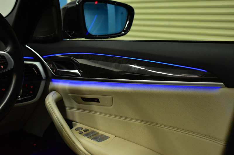 BMW 5シリーズ 530i Mｽﾎﾟｰﾂ G30型 型式変更後ﾓﾃﾞﾙ全面液晶ﾒｰﾀｰﾊﾟﾈﾙ   高出力 ｻﾝﾙｰﾌ ﾊｲﾗｲﾝP 全席ﾋｰﾀｰｱｲﾎﾞﾘｰ革 LEDﾍｯﾄﾞﾗｲﾄ 追従ACC HUD ﾊｰﾏﾝｶｰﾄﾞﾝ 車線変更&逸脱警告 衝突軽減B ﾀｯﾁﾊﾟﾈﾙ対応iﾄﾞﾗｲﾌﾞHDDﾅﾋﾞﾌﾙｾｸﾞ 3Dﾋﾞｭｰ Bｶﾒﾗ 電動ﾄﾗﾝｸ 2年保証