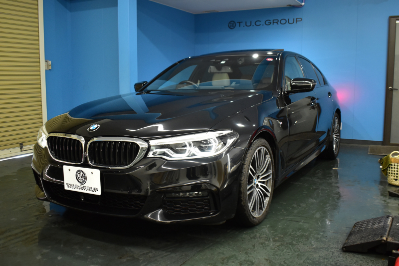 BMW 5シリーズ 530i Mｽﾎﾟｰﾂ G30型 型式変更後ﾓﾃﾞﾙ全面液晶ﾒｰﾀｰﾊﾟﾈﾙ   高出力 ｻﾝﾙｰﾌ ﾊｲﾗｲﾝP 全席ﾋｰﾀｰｱｲﾎﾞﾘｰ革 LEDﾍｯﾄﾞﾗｲﾄ 追従ACC HUD ﾊｰﾏﾝｶｰﾄﾞﾝ 車線変更&逸脱警告 衝突軽減B ﾀｯﾁﾊﾟﾈﾙ対応iﾄﾞﾗｲﾌﾞHDDﾅﾋﾞﾌﾙｾｸﾞ 3Dﾋﾞｭｰ Bｶﾒﾗ 電動ﾄﾗﾝｸ 2年保証