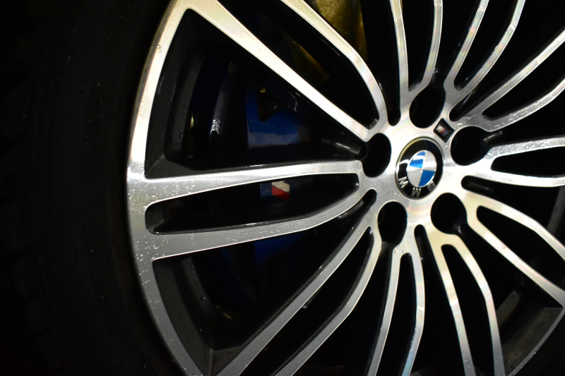 BMW 5シリーズ 530i Mｽﾎﾟｰﾂ G30型 型式変更後ﾓﾃﾞﾙ全面液晶ﾒｰﾀｰﾊﾟﾈﾙ   高出力 ｻﾝﾙｰﾌ ﾊｲﾗｲﾝP 全席ﾋｰﾀｰｱｲﾎﾞﾘｰ革 LEDﾍｯﾄﾞﾗｲﾄ 追従ACC HUD ﾊｰﾏﾝｶｰﾄﾞﾝ 車線変更&逸脱警告 衝突軽減B ﾀｯﾁﾊﾟﾈﾙ対応iﾄﾞﾗｲﾌﾞHDDﾅﾋﾞﾌﾙｾｸﾞ 3Dﾋﾞｭｰ Bｶﾒﾗ 電動ﾄﾗﾝｸ 2年保証