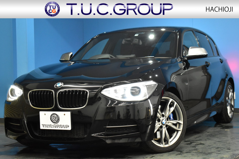 BMW 1シリーズ M135i 直6ﾀｰﾎﾞ320馬力 1ｵｰﾅｰ ｱﾀﾞﾌﾟﾃｨﾌﾞMｻｽ 大型ﾌﾞﾚｰｷｼｽﾃﾑ ﾋｰﾀｰ付黒革電動 ﾀｯﾁﾊﾟｯﾄﾞ付iﾄﾞﾗｲﾌﾞHDDﾅﾋﾞ Bｶﾒﾗ ﾘｱPDC ﾊﾟﾄﾞﾙｼﾌﾄ 専用18AW ｽﾏｰﾄｷｰ ETC 2年保証