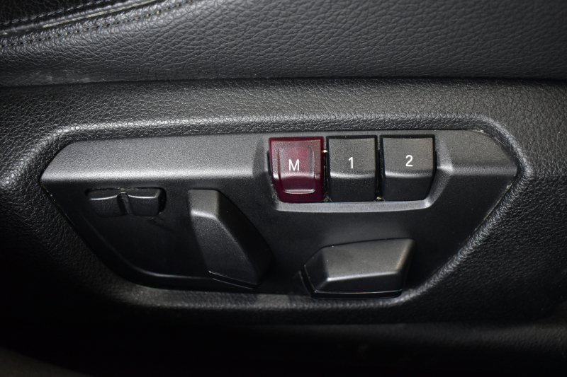 BMW 1シリーズ M135i 直6ﾀｰﾎﾞ320馬力 1ｵｰﾅｰ ｱﾀﾞﾌﾟﾃｨﾌﾞMｻｽ 大型ﾌﾞﾚｰｷｼｽﾃﾑ ﾋｰﾀｰ付黒革電動 ﾀｯﾁﾊﾟｯﾄﾞ付iﾄﾞﾗｲﾌﾞHDDﾅﾋﾞ Bｶﾒﾗ ﾘｱPDC ﾊﾟﾄﾞﾙｼﾌﾄ 専用18AW ｽﾏｰﾄｷｰ ETC 2年保証