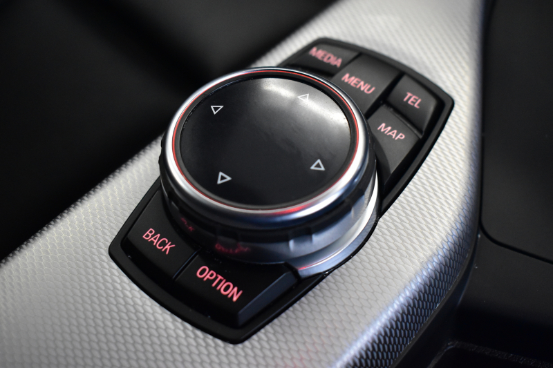 BMW 1シリーズ M135i 直6ﾀｰﾎﾞ320馬力 1ｵｰﾅｰ ｱﾀﾞﾌﾟﾃｨﾌﾞMｻｽ 大型ﾌﾞﾚｰｷｼｽﾃﾑ ﾋｰﾀｰ付黒革電動 ﾀｯﾁﾊﾟｯﾄﾞ付iﾄﾞﾗｲﾌﾞHDDﾅﾋﾞ Bｶﾒﾗ ﾘｱPDC ﾊﾟﾄﾞﾙｼﾌﾄ 専用18AW ｽﾏｰﾄｷｰ ETC 2年保証