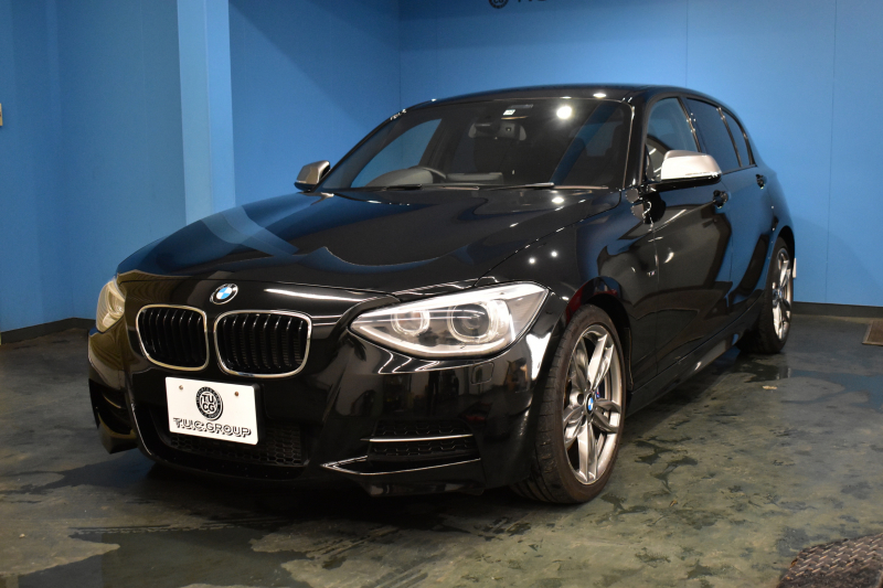 BMW 1シリーズ M135i 直6ﾀｰﾎﾞ320馬力 1ｵｰﾅｰ ｱﾀﾞﾌﾟﾃｨﾌﾞMｻｽ 大型ﾌﾞﾚｰｷｼｽﾃﾑ ﾋｰﾀｰ付黒革電動 ﾀｯﾁﾊﾟｯﾄﾞ付iﾄﾞﾗｲﾌﾞHDDﾅﾋﾞ Bｶﾒﾗ ﾘｱPDC ﾊﾟﾄﾞﾙｼﾌﾄ 専用18AW ｽﾏｰﾄｷｰ ETC 2年保証