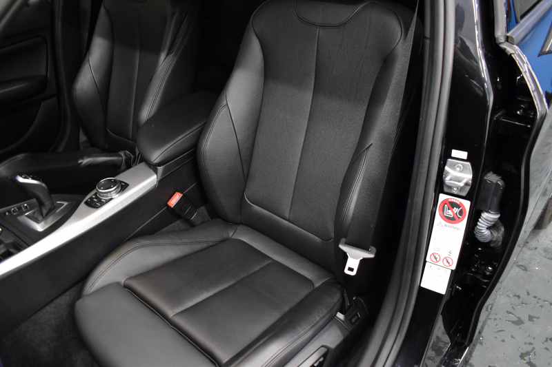 BMW 1シリーズ M135i 直6ﾀｰﾎﾞ320馬力 1ｵｰﾅｰ ｱﾀﾞﾌﾟﾃｨﾌﾞMｻｽ 大型ﾌﾞﾚｰｷｼｽﾃﾑ ﾋｰﾀｰ付黒革電動 ﾀｯﾁﾊﾟｯﾄﾞ付iﾄﾞﾗｲﾌﾞHDDﾅﾋﾞ Bｶﾒﾗ ﾘｱPDC ﾊﾟﾄﾞﾙｼﾌﾄ 専用18AW ｽﾏｰﾄｷｰ ETC 2年保証