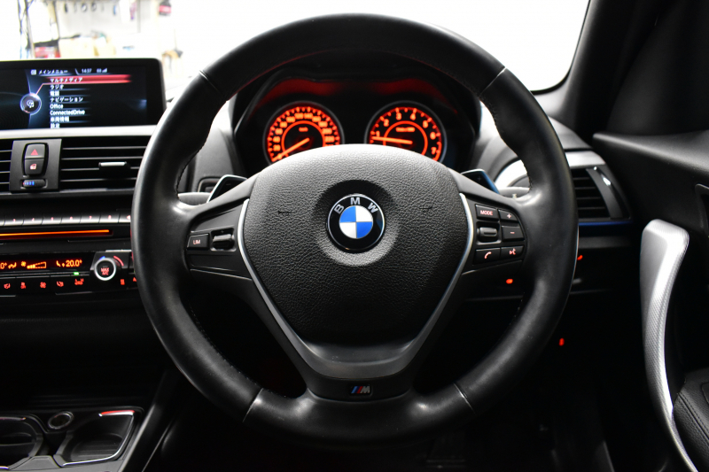 BMW 1シリーズ M135i 直6ﾀｰﾎﾞ320馬力 1ｵｰﾅｰ ｱﾀﾞﾌﾟﾃｨﾌﾞMｻｽ 大型ﾌﾞﾚｰｷｼｽﾃﾑ ﾋｰﾀｰ付黒革電動 ﾀｯﾁﾊﾟｯﾄﾞ付iﾄﾞﾗｲﾌﾞHDDﾅﾋﾞ Bｶﾒﾗ ﾘｱPDC ﾊﾟﾄﾞﾙｼﾌﾄ 専用18AW ｽﾏｰﾄｷｰ ETC 2年保証