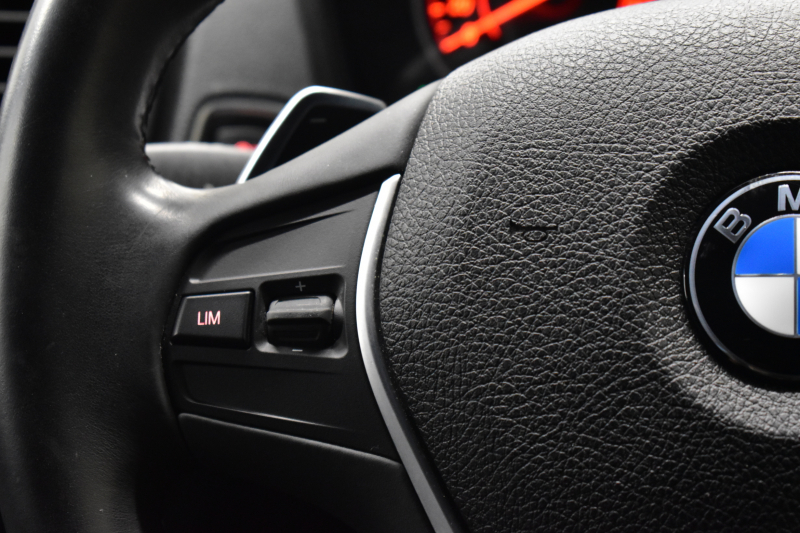 BMW 1シリーズ M135i 直6ﾀｰﾎﾞ320馬力 1ｵｰﾅｰ ｱﾀﾞﾌﾟﾃｨﾌﾞMｻｽ 大型ﾌﾞﾚｰｷｼｽﾃﾑ ﾋｰﾀｰ付黒革電動 ﾀｯﾁﾊﾟｯﾄﾞ付iﾄﾞﾗｲﾌﾞHDDﾅﾋﾞ Bｶﾒﾗ ﾘｱPDC ﾊﾟﾄﾞﾙｼﾌﾄ 専用18AW ｽﾏｰﾄｷｰ ETC 2年保証