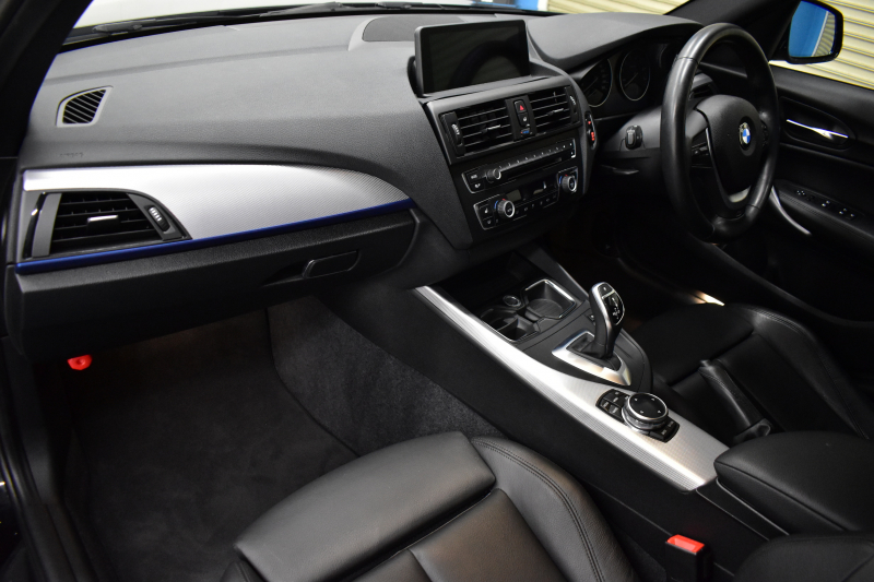 BMW 1シリーズ M135i 直6ﾀｰﾎﾞ320馬力 1ｵｰﾅｰ ｱﾀﾞﾌﾟﾃｨﾌﾞMｻｽ 大型ﾌﾞﾚｰｷｼｽﾃﾑ ﾋｰﾀｰ付黒革電動 ﾀｯﾁﾊﾟｯﾄﾞ付iﾄﾞﾗｲﾌﾞHDDﾅﾋﾞ Bｶﾒﾗ ﾘｱPDC ﾊﾟﾄﾞﾙｼﾌﾄ 専用18AW ｽﾏｰﾄｷｰ ETC 2年保証