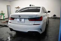 BMW 3シリーズ 320i Mｽﾎﾟｰﾂ G20型 ｺﾝﾌｫｰﾄP 全周囲ｶﾒﾗ3Dﾋﾞｭｰ ﾜｲﾔﾚｽ充電 電動ﾄﾗﾝｸ ﾋｰﾀｰ付ｱﾙｶﾝﾀｰﾗｺﾝﾋﾞ ﾀｯﾁﾊﾟﾈﾙﾅﾋﾞ ｱｯﾌﾟﾙｶｰﾌﾟﾚｲ 追従ACC LEDﾍｯﾄﾞﾗｲﾄ 側面衝突&車線変更&逸脱&歩行者警告 液晶ﾒｰﾀｰ 後退ｱｼｽﾄ Pｱｼｽﾄ 2年保証