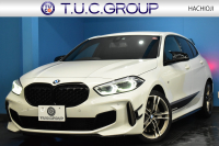 BMW 1シリーズ M135i xDrive ﾌﾙﾀｲﾑ4WD ﾃﾞﾋﾞｭｰ&ｺﾝﾌｫｰﾄ&ﾅﾋﾞｹﾞｰｼｮﾝP ｱﾙｶﾝﾀｰﾗMｽﾎﾟｰﾂｼｰﾄ&ﾌﾞﾚｰｷ 可変ｻｽ Mﾊﾟﾌｫﾘｱｽﾎﾟｲﾗｰ&ﾌﾘｯｸ&ｻｲﾄﾞｽﾃｯｶｰ ACC ﾗｲﾌﾞｺｯｸﾋﾟｯﾄ ﾀｯﾁﾊﾟﾈﾙﾅﾋﾞ ｱｯﾌﾟﾙｶｰﾌﾟﾚｲ ﾍｷｻｺﾞﾅﾙLEDﾍｯﾄﾞﾗｲﾄ 2年保証