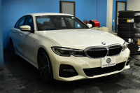 BMW 3シリーズ 330i Mｽﾎﾟｰﾂ G20型 高出力 1ｵｰﾅｰ ﾃﾞﾋﾞｭｰ&ｲﾉﾍﾞｰｼｮﾝ&ｺﾝﾌｫｰﾄP ﾚｰｻﾞｰLEDﾗｲﾄ ﾋｰﾀｰ付黒革 ACC HUD 19AW Mｽﾎﾟｰﾂﾌﾞﾚｰｷ 全周囲ｶﾒﾗ3Dﾋﾞｭｰ ｼﾞｪｽﾁｬｰｺﾝﾄﾛｰﾙ付ﾀｯﾁﾊﾟﾈﾙﾅﾋﾞ ｱｯﾌﾟﾙｶｰﾌﾟﾚｲ ﾜｲﾔﾚｽ充電 2年保証