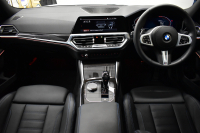 BMW 3シリーズ 330i Mｽﾎﾟｰﾂ G20型 高出力 1ｵｰﾅｰ ﾃﾞﾋﾞｭｰ&ｲﾉﾍﾞｰｼｮﾝ&ｺﾝﾌｫｰﾄP ﾚｰｻﾞｰLEDﾗｲﾄ ﾋｰﾀｰ付黒革 ACC HUD 19AW Mｽﾎﾟｰﾂﾌﾞﾚｰｷ 全周囲ｶﾒﾗ3Dﾋﾞｭｰ ｼﾞｪｽﾁｬｰｺﾝﾄﾛｰﾙ付ﾀｯﾁﾊﾟﾈﾙﾅﾋﾞ ｱｯﾌﾟﾙｶｰﾌﾟﾚｲ ﾜｲﾔﾚｽ充電 2年保証