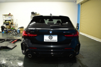 BMW 1シリーズ M135i xDrive ﾌﾙﾀｲﾑ4WD ﾃﾞﾋﾞｭｰ&ｺﾝﾌｫｰﾄ&ﾅﾋﾞｹﾞｰｼｮﾝP ｱﾙｶﾝﾀｰﾗMｽﾎﾟｰﾂｼｰﾄ&ﾌﾞﾚｰｷ 可変ｻｽ ACC LCW ﾗｲﾌﾞｺｯｸﾋﾟｯﾄ ﾀｯﾁﾊﾟﾈﾙﾅﾋﾞ ｱｯﾌﾟﾙｶｰﾌﾟﾚｲ ﾍｷｻｺﾞﾅﾙLEDﾍｯﾄﾞﾗｲﾄ 電動Rｹﾞｰﾄ 2年保証