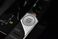 BMW 1シリーズ M135i xDrive ﾌﾙﾀｲﾑ4WD ﾃﾞﾋﾞｭｰ&ｺﾝﾌｫｰﾄ&ﾅﾋﾞｹﾞｰｼｮﾝP ｱﾙｶﾝﾀｰﾗMｽﾎﾟｰﾂｼｰﾄ&ﾌﾞﾚｰｷ 可変ｻｽ ACC LCW ﾗｲﾌﾞｺｯｸﾋﾟｯﾄ ﾀｯﾁﾊﾟﾈﾙﾅﾋﾞ ｱｯﾌﾟﾙｶｰﾌﾟﾚｲ ﾍｷｻｺﾞﾅﾙLEDﾍｯﾄﾞﾗｲﾄ 電動Rｹﾞｰﾄ 2年保証