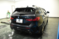 BMW 1シリーズ M135i xDrive ﾌﾙﾀｲﾑ4WD ﾃﾞﾋﾞｭｰ&ｺﾝﾌｫｰﾄ&ﾅﾋﾞｹﾞｰｼｮﾝP ｱﾙｶﾝﾀｰﾗMｽﾎﾟｰﾂｼｰﾄ&ﾌﾞﾚｰｷ 可変ｻｽ ACC LCW ﾗｲﾌﾞｺｯｸﾋﾟｯﾄ ﾀｯﾁﾊﾟﾈﾙﾅﾋﾞ ｱｯﾌﾟﾙｶｰﾌﾟﾚｲ ﾍｷｻｺﾞﾅﾙLEDﾍｯﾄﾞﾗｲﾄ 電動Rｹﾞｰﾄ 2年保証