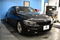 BMW 4シリーズ 420i ｸﾞﾗﾝｸｰﾍﾟ Mｽﾎﾟｰﾂ  LCI後期 1ｵｰﾅｰ ﾋｰﾀｰ付ｺﾆｬｯｸ革 追従ACC ﾍｷｻｺﾞﾅﾙLEDﾍｯﾄﾞﾗｲﾄ&ﾃｰﾙ 液晶ﾒｰﾀｰ ﾀｯﾁﾊﾟﾈﾙ式iﾄﾞﾗｲﾌﾞHDDﾅﾋﾞ Bｶﾒﾗ 前後PDC ﾌﾙｾｸﾞ 車線変更&逸脱&歩行者警告 衝突軽減ﾌﾞﾚｰｷ 電動Rｹﾞｰﾄ 18AW DSRC ｳｯﾄﾞﾊﾟﾈﾙ 2年保証