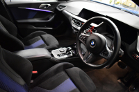 BMW 1シリーズ M135i xDrive ﾌﾙﾀｲﾑ4WD ﾃﾞﾋﾞｭｰ&ｺﾝﾌｫｰﾄ&ﾅﾋﾞｹﾞｰｼｮﾝP ｱﾙｶﾝﾀｰﾗMｽﾎﾟｰﾂｼｰﾄ&ﾌﾞﾚｰｷ 可変ｻｽ Mﾊﾟﾌｫﾘｱｽﾎﾟｲﾗｰ ACC ﾗｲﾌﾞｺｯｸﾋﾟｯﾄ ﾀｯﾁﾊﾟﾈﾙﾅﾋﾞ ｱｯﾌﾟﾙｶｰﾌﾟﾚｲ ﾍｷｻｺﾞﾅﾙLEDﾍｯﾄﾞﾗｲﾄ 2年保証