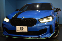 BMW 1シリーズ M135i xDrive ﾌﾙﾀｲﾑ4WD ﾃﾞﾋﾞｭｰ&ｺﾝﾌｫｰﾄ&ﾅﾋﾞｹﾞｰｼｮﾝP ｱﾙｶﾝﾀｰﾗMｽﾎﾟｰﾂｼｰﾄ&ﾌﾞﾚｰｷ 可変ｻｽ Mﾊﾟﾌｫﾘｱｽﾎﾟｲﾗｰ ACC ﾗｲﾌﾞｺｯｸﾋﾟｯﾄ ﾀｯﾁﾊﾟﾈﾙﾅﾋﾞ ｱｯﾌﾟﾙｶｰﾌﾟﾚｲ ﾍｷｻｺﾞﾅﾙLEDﾍｯﾄﾞﾗｲﾄ 2年保証