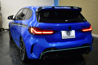 BMW 1シリーズ M135i xDrive ﾌﾙﾀｲﾑ4WD ﾃﾞﾋﾞｭｰ&ｺﾝﾌｫｰﾄ&ﾅﾋﾞｹﾞｰｼｮﾝP ｱﾙｶﾝﾀｰﾗMｽﾎﾟｰﾂｼｰﾄ&ﾌﾞﾚｰｷ 可変ｻｽ Mﾊﾟﾌｫﾘｱｽﾎﾟｲﾗｰ ACC ﾗｲﾌﾞｺｯｸﾋﾟｯﾄ ﾀｯﾁﾊﾟﾈﾙﾅﾋﾞ ｱｯﾌﾟﾙｶｰﾌﾟﾚｲ ﾍｷｻｺﾞﾅﾙLEDﾍｯﾄﾞﾗｲﾄ 2年保証