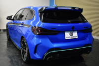 BMW 1シリーズ M135i xDrive ﾌﾙﾀｲﾑ4WD ﾃﾞﾋﾞｭｰ&ｺﾝﾌｫｰﾄ&ﾅﾋﾞｹﾞｰｼｮﾝP ｱﾙｶﾝﾀｰﾗMｽﾎﾟｰﾂｼｰﾄ&ﾌﾞﾚｰｷ 可変ｻｽ Mﾊﾟﾌｫﾘｱｽﾎﾟｲﾗｰ ACC ﾗｲﾌﾞｺｯｸﾋﾟｯﾄ ﾀｯﾁﾊﾟﾈﾙﾅﾋﾞ ｱｯﾌﾟﾙｶｰﾌﾟﾚｲ ﾍｷｻｺﾞﾅﾙLEDﾍｯﾄﾞﾗｲﾄ 2年保証