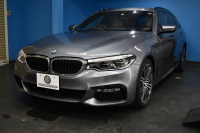 BMW 5シリーズ 523i ﾂｰﾘﾝｸﾞ Mｽﾎﾟｰﾂ ﾊｲﾗｲﾝP 1ｵｰﾅｰ 全席ﾋｰﾀｰ付ﾍﾞｰｼﾞｭ革 LEDﾍｯﾄﾞﾗｲﾄ  追従ACC HUD 液晶ﾒｰﾀｰ ﾀｯﾁﾊﾟﾈﾙHDDﾅﾋﾞ 全周囲ｶﾒﾗ3Dﾋﾞｭｰ Pｱｼｽﾄ 車線変更&逸脱&歩行者警告 19AW 2年保証