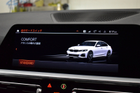 BMW 3シリーズ 330i Mｽﾎﾟｰﾂ 高出力 ﾊｲﾗｲﾝ＆ｺﾝﾌｫｰﾄP ﾋｰﾀｰ付黒革 追従ACC Mｽﾎﾟｰﾂﾌﾞﾚｰｷ 全周囲ｶﾒﾗ3Dﾋﾞｭｰ LEDﾍｯﾄﾞﾗｲﾄ ﾀｯﾁﾊﾟﾈﾙﾅﾋﾞ ｱｯﾌﾟﾙｶｰﾌﾟﾚｲ ﾜｲﾔﾚｽ充電 ｳｯﾄﾞｲﾝﾃﾘｱ 電動ﾄﾗﾝｸ 18AW 2年保証