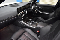 BMW 3シリーズ 330i Mｽﾎﾟｰﾂ 高出力 ﾊｲﾗｲﾝ＆ｺﾝﾌｫｰﾄP ﾋｰﾀｰ付黒革 追従ACC Mｽﾎﾟｰﾂﾌﾞﾚｰｷ 全周囲ｶﾒﾗ3Dﾋﾞｭｰ LEDﾍｯﾄﾞﾗｲﾄ ﾀｯﾁﾊﾟﾈﾙﾅﾋﾞ ｱｯﾌﾟﾙｶｰﾌﾟﾚｲ ﾜｲﾔﾚｽ充電 ｳｯﾄﾞｲﾝﾃﾘｱ 電動ﾄﾗﾝｸ 18AW 2年保証